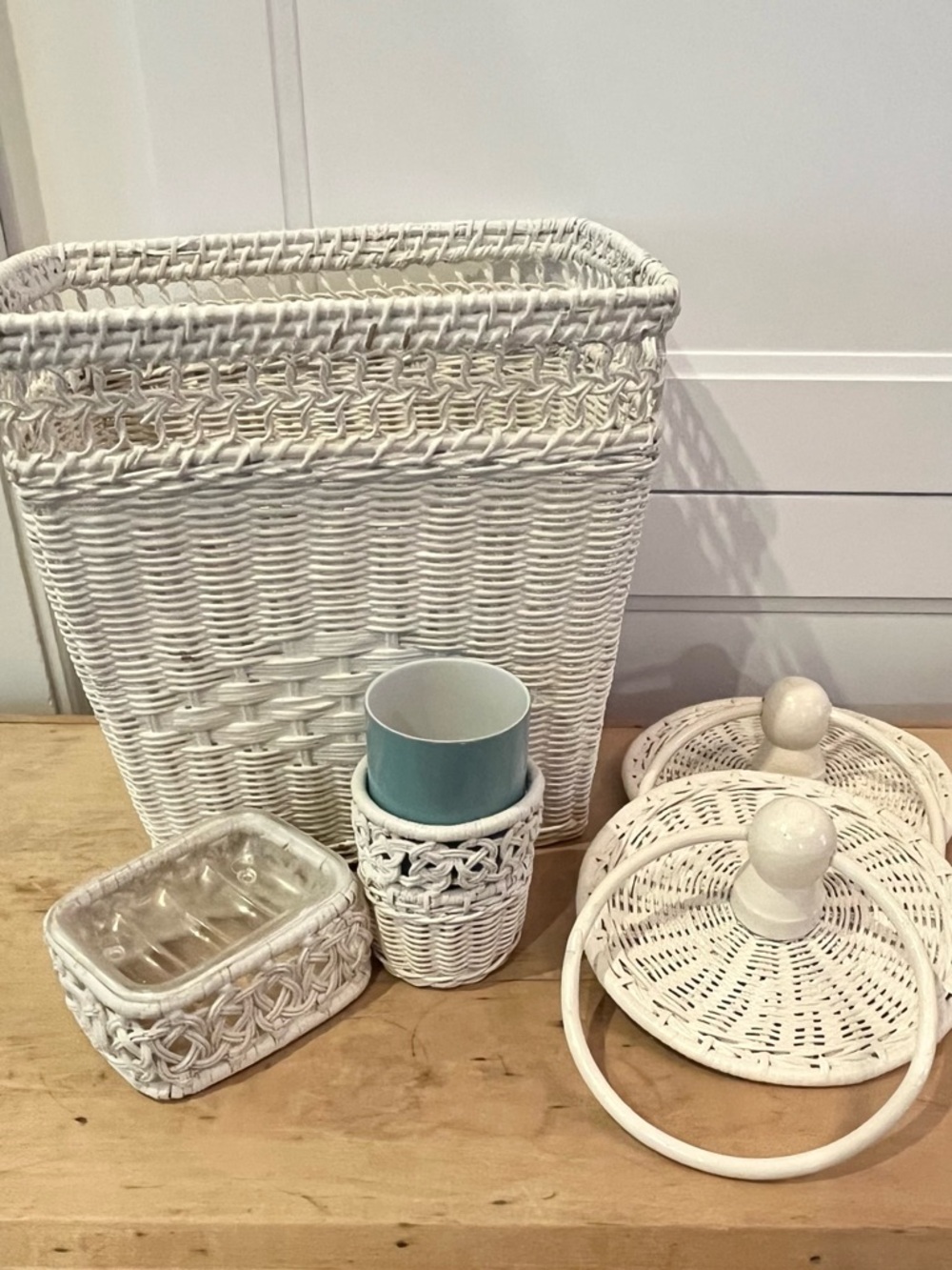 White Wicker Home Storage Basket with Lid and Accessories